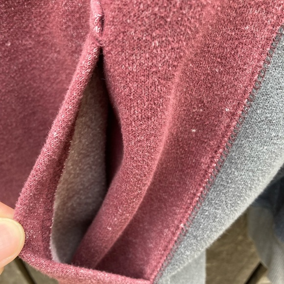 Billabong Red Two-Tone Hoodie L Cotton Pockets Beach Outdoor Logo RN99064 - Picture 4 of 11